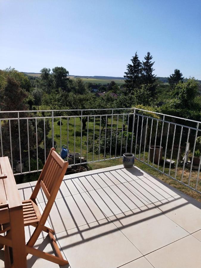 Gite Les Papillons Bining Exteriér fotografie