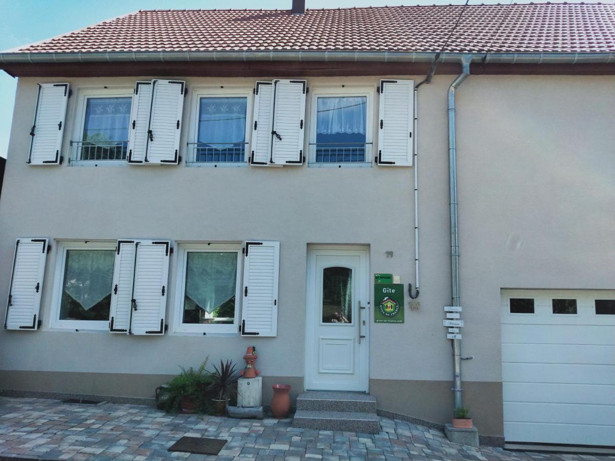 Gite Les Papillons Bining Exteriér fotografie